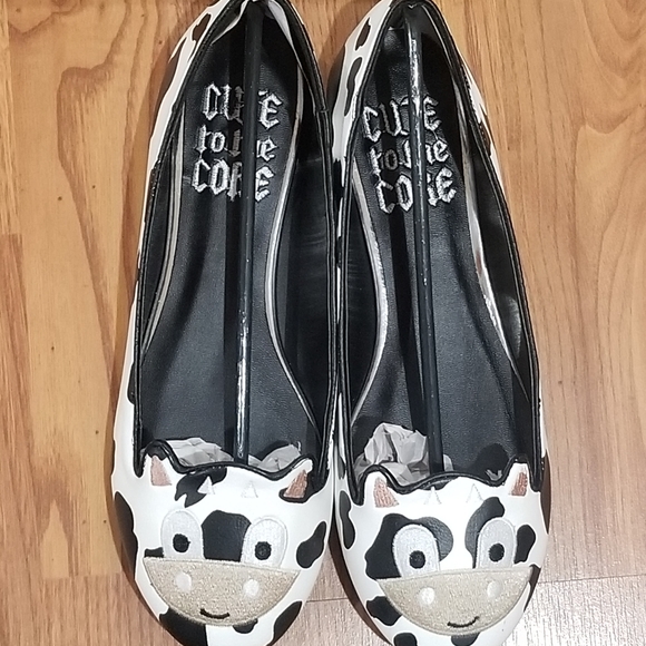 YRU Shoes - Cute to the Core Cowabunga Cow Flats NIB Size 8